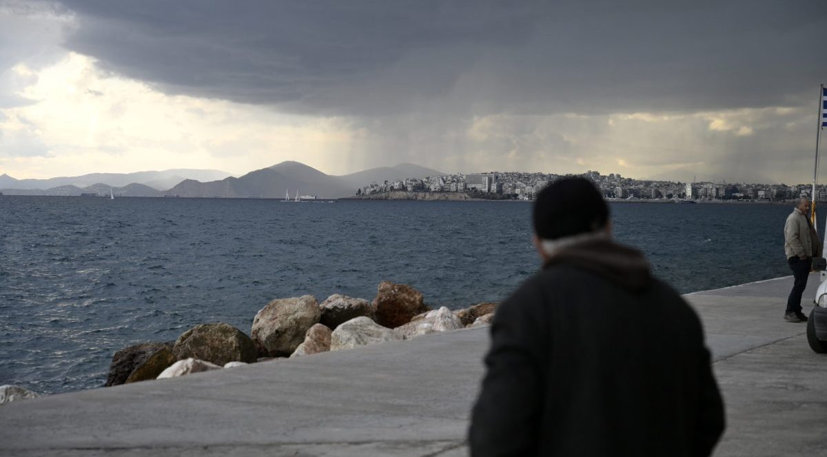 Βροχές την Τρίτη στη νότια Ελλάδα – Τι φέρνει ο καιρός παραμονή και Πρωτοχρονιά