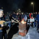 Οι μουσικοί της Λάρισας στο αγροτικό μπλόκο της Νίκαιας