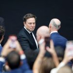 Ο Έλον Μασκ και πάλι στην «υπηρεσία» του Ντόναλντ Τραμπ