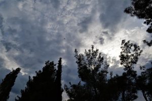 Νεφώσεις και πιθανώς τοπικές βροχές σε κάποιες περιοχές