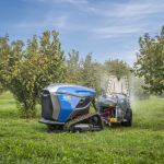 Σχεδιασμένα για τις προκλήσεις της ειδικής καλλιέργειας τα αυτόνομα ρομπότ New Holland R4 - Profi