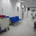 Παραβατικός τσάκισε στο ξύλο γιατρό στο νοσοκομείο Αιγίου!