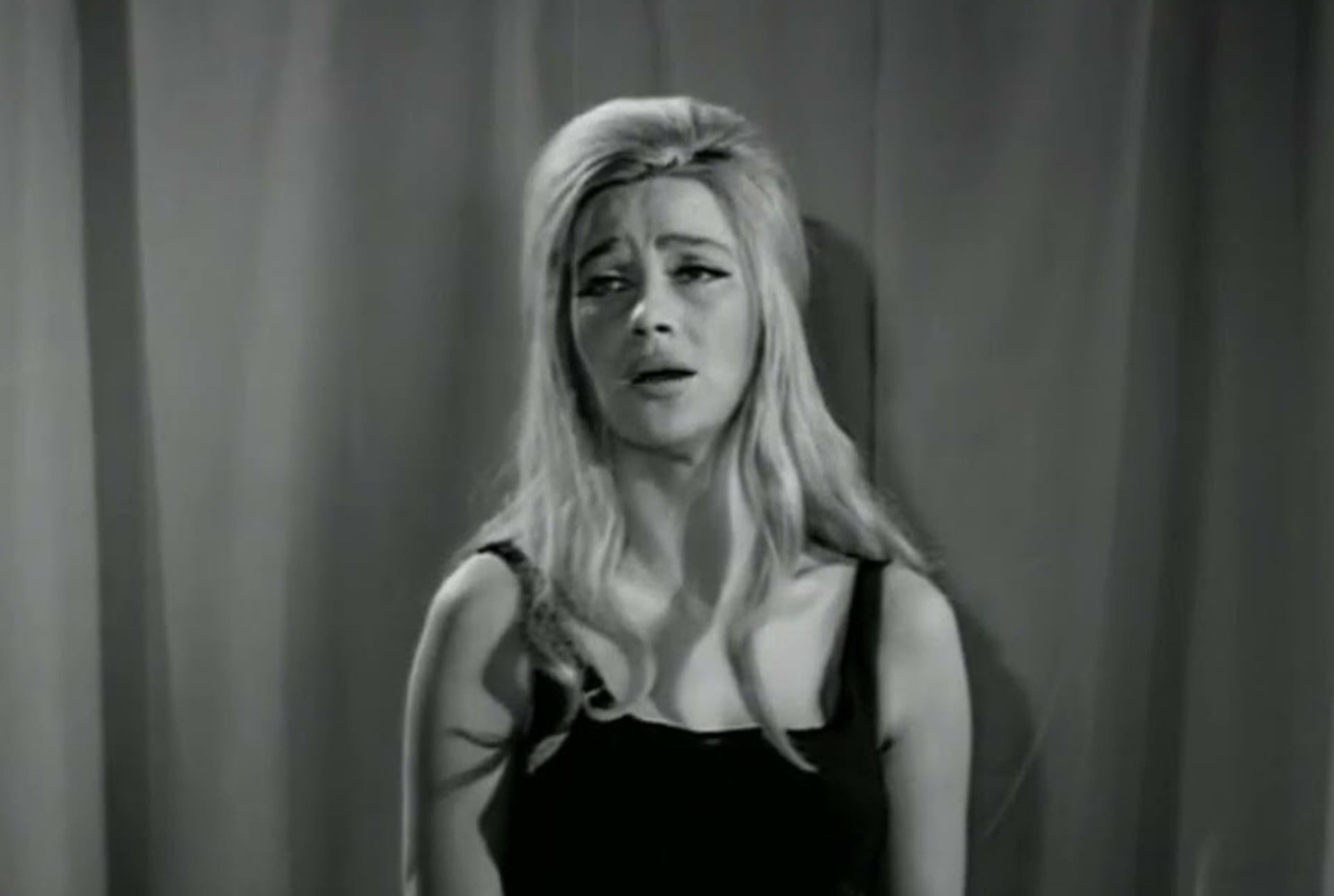 Ντόρα Γιαννακοπούλου: «Έφυγε» η γυναίκα που άφησε το αποτύπωμά της σε θέατρο, τραγούδι και λογοτεχνία