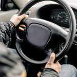 Η οδήγηση με μπουφάν μπορεί να προκαλέσει τραυματισμό ακόμη και με λίγα χιλιόμετρα