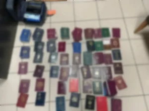 Ομόνοια: Πάνω από 400 κλεμμένες ταυτότητες σε αποθήκη αλλοδαπού