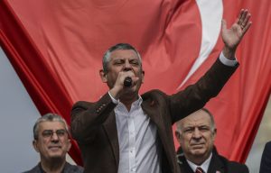 Τουρκία: Ο ηγέτης της αντιπολίτευσης επαινεί τις οικονομίες Βουλγαρίας και Ελλάδας