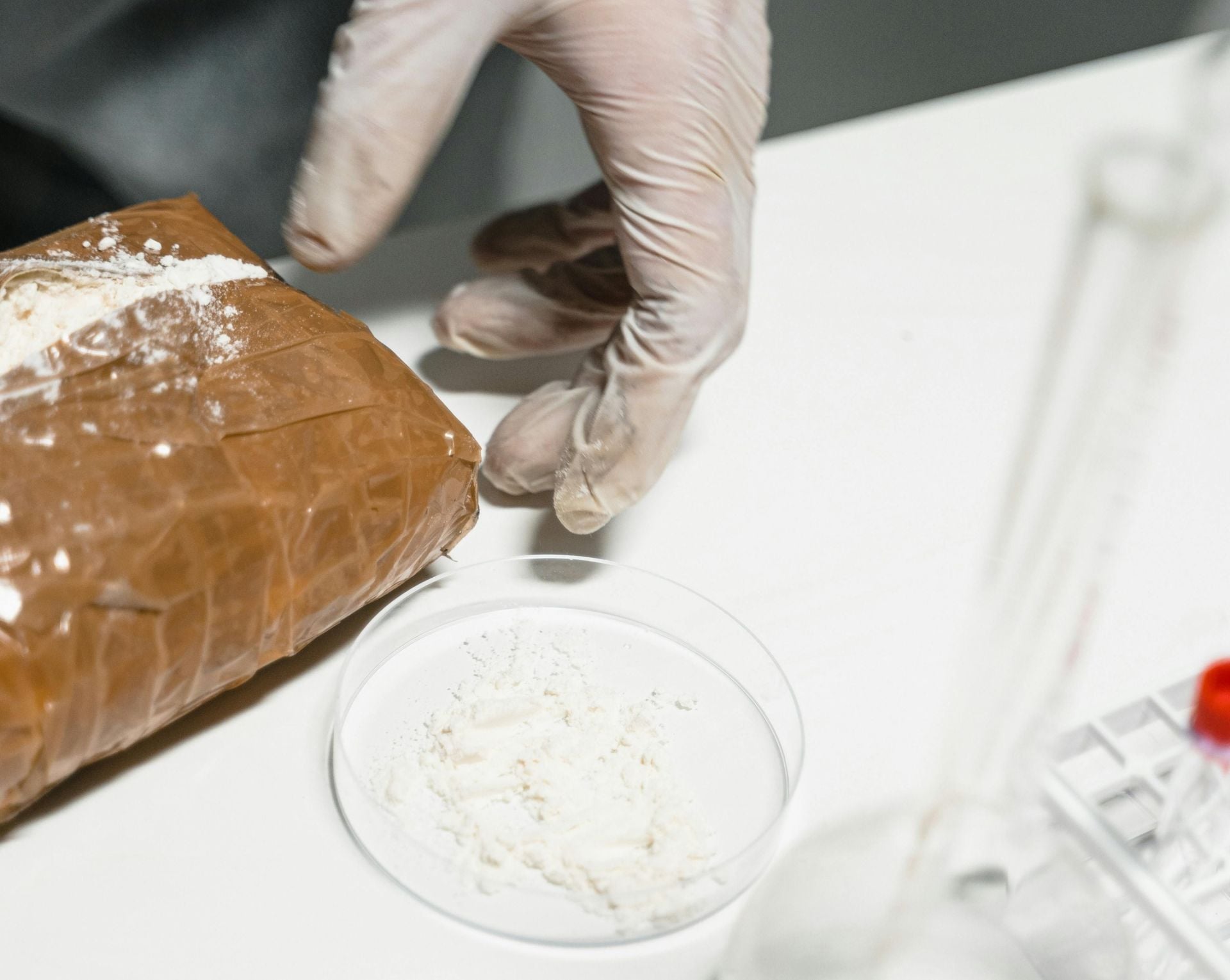 «Μπλόκο» σε πάνω από έναν τόνο κοκαΐνης από το ελληνικό FBI - Πέντε συλλήψεις