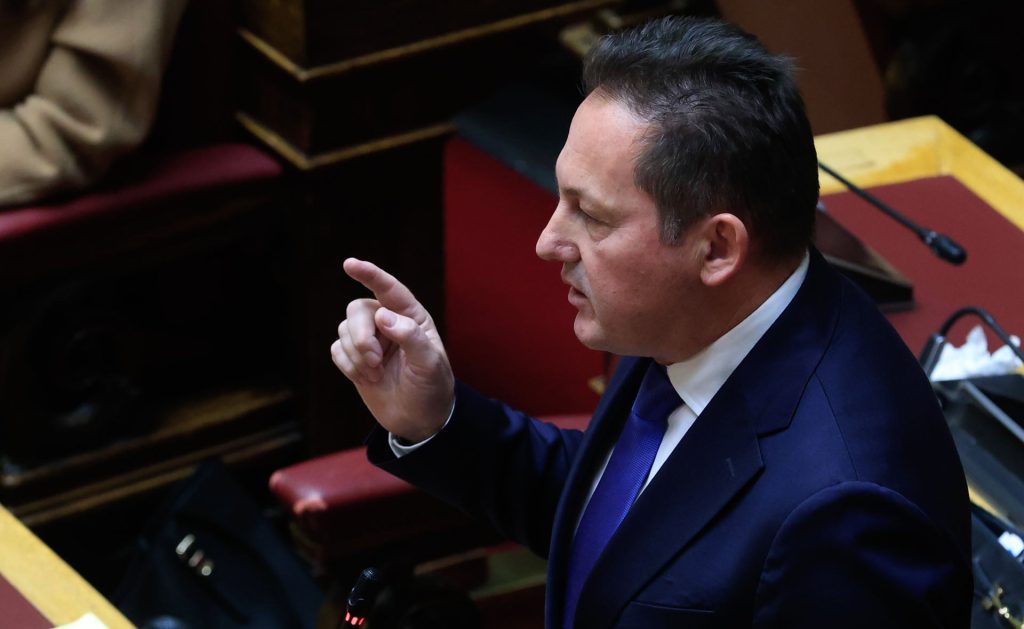 Υποδείξεις Πέτσα στους αγρότες