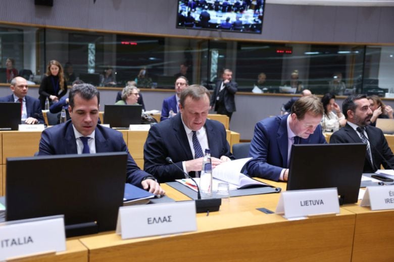 Πλεύρης από Βρυξέλλες: «Μείωση μεταναστευτικών ροών, ενίσχυση επιστροφών, ενεργητική φύλαξη των συνόρων»