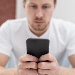 «Rage bait»: Η λέξη της χρονιάς για το 2025 από το Oxford