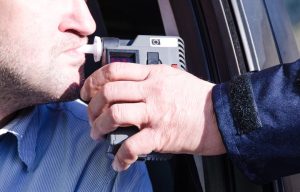 Σύλληψη πέντε ατόμων στην Θεσσαλονίκη για οδήγηση υπό την επήρεια αλκοόλ το τελευταίο 24ωρο