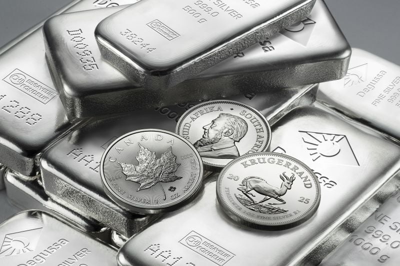 Η τιμή του ασημιού ξεπέρασε τα 75 δολάρια ανά ουγγιά