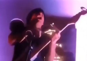 «Ηλεκτροσόκ» αντί για χειροκρότημα – Ένα live που θα θυμάται για χρόνια τραγουδιστής στη Λίμα