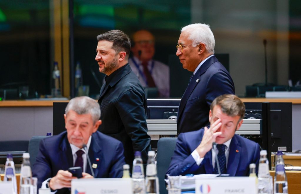 EE: Στο κόκκινο οι πιέσεις για τα ρωσικά περιουσιακά στοιχεία - «Χρήματα σήμερα ή αίμα αύριο»