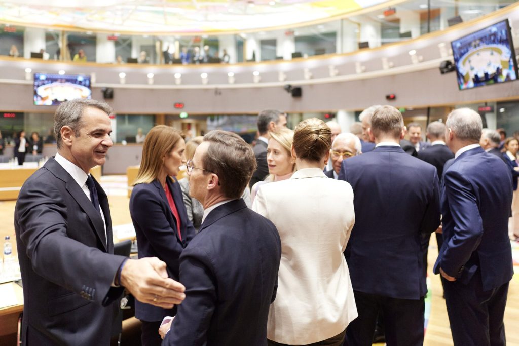 Σύνοδος Κορυφής: Ρήγματα στους «27» για Ουκρανία και «παγωμένα» ρωσικά κεφάλαια