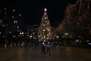 Παραμονή Πρωτοχρονιάς στο Σύνταγμα με σούπερ drone show, αθόρυβα πυροτεχνήματα και εκπλήξεις