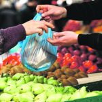 sti-vouli-fernei-o-kokkalis-tis-antidraseis-paragogon-laikon-agoron-gia-to-ilektroniko-deltio-apostolis-101138