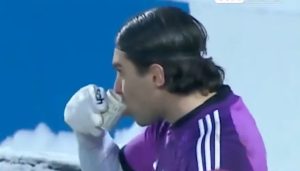 Τερματοφύλακας στην Τουρκία… έπινε τσάι στη διάρκεια του αγώνα