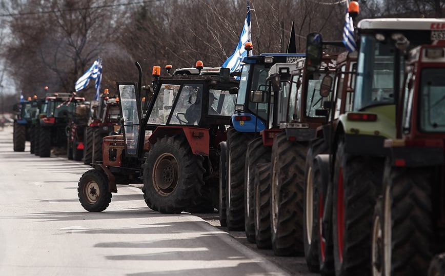 Αγρότες και κτηνοτρόφοι της Αχαΐας εισήλθαν με τρακτέρ και αγροτικά οχήματα στην Πάτρα