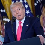 Politico: Οι φίλοι του Τραμπ απειλούν πολιτικά τις ηγεσίες της ΕΕ