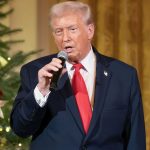 Τραμπ: Μπορεί να μπλοκάρει τη συγχώνευση Netflix-Warner Bros