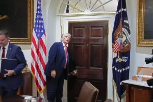 Ο Τραμπ για τις επαφές των απεσταλμένων του με τον Πούτιν