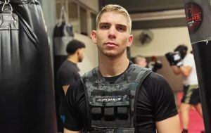 Kickboxer Γιάννης Τσουκαλάς: «Δεν περίμεναν να κερδίσω και έχασαν την ψυχραιμία τους»