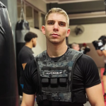 Ο kickboxer Γιάννης Τσουκαλάς δέχτηκε επίθεση στη Σερβία μόλις έβγαλε το νοκ-άουτ τον Κιτσάρα