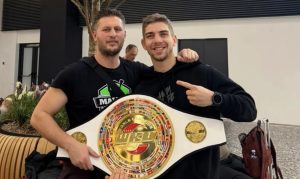 Γρονθοκόπησαν τον Τσουκαλά όταν έσκυψε να προσευχηθεί