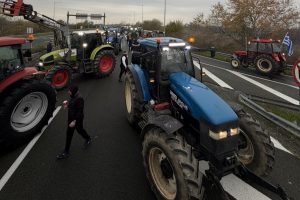 Επ' αόριστον κλείσιμο του ενός ρεύματος στην Εγνατία Οδό από τους Ημαθιώτες