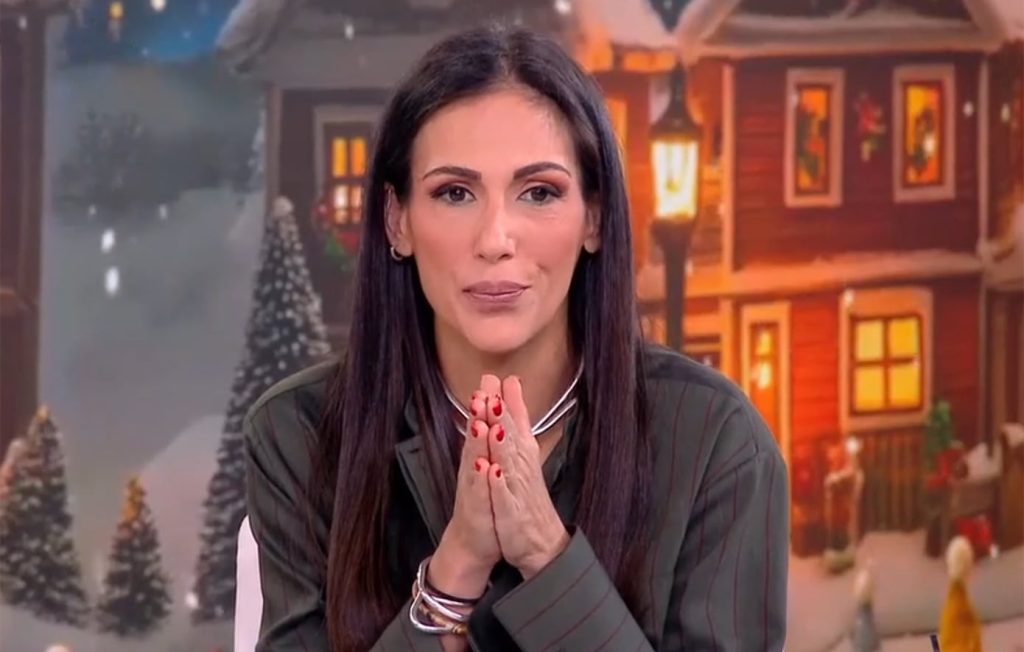 Η Ανθή Βούλγαρη θα κινηθεί νομικά για τις επεξεργασμένες φωτογραφίες που κυκλοφόρησαν με το μωρό της