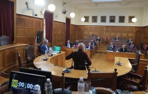 Πυρά της αντιπολίτευσης για το «μαύρο» στη Βουλή - «Καταδεικνύει τον πανικό του Μαξίμου»