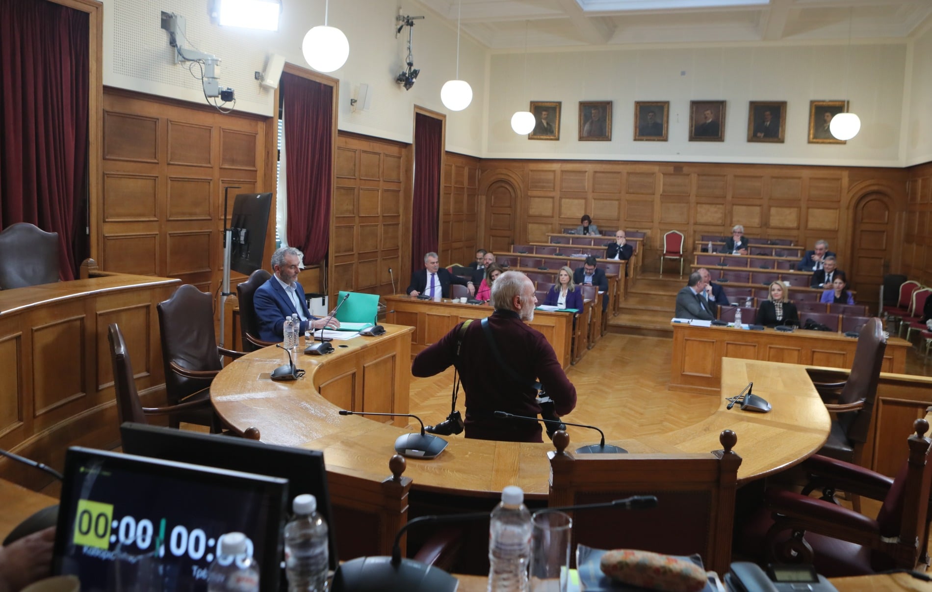 Πυρά της αντιπολίτευσης για το «μαύρο» στη Βουλή - «Καταδεικνύει τον πανικό του Μαξίμου»