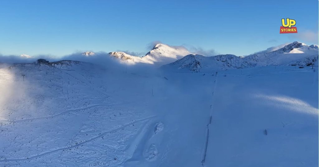 Είδαν... άσπρη μέρα στον Παρνασσό: Έπεσε το πρώτο χιόνι