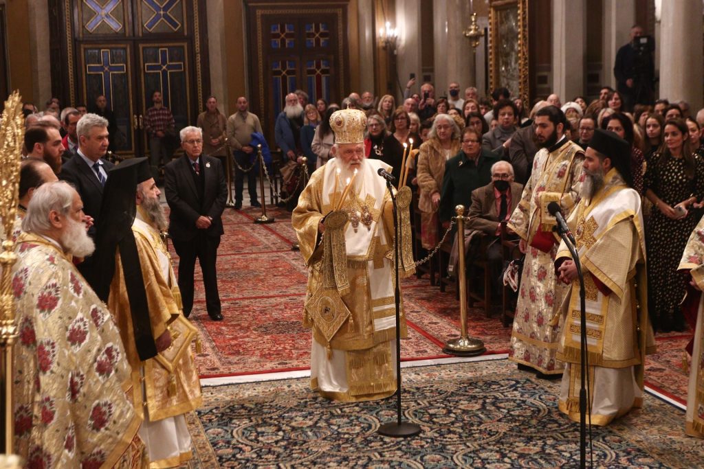 Με λαμπρότητα ο εορτασμός των Χριστουγέννων στη Μητρόπολη Αθηνών