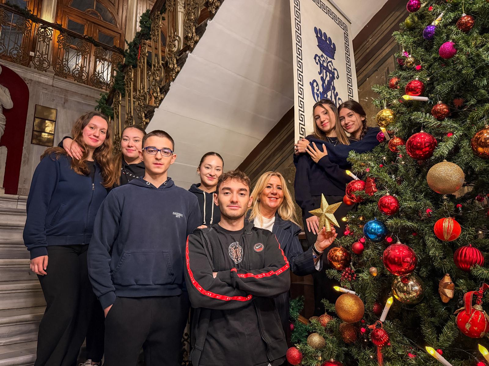 Κωνσταντινούπολη: Το ιστορικό Ζάππειο «ζωντανεύει» τα Χριστούγεννα