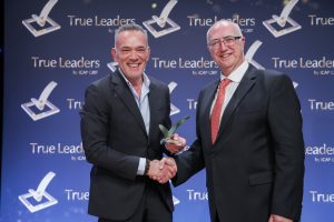 True Leader 2025 αναδείχθηκε η ΜΠΑΡΜΠΑ ΣΤΑΘΗΣ