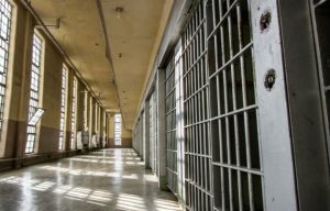 Αστυνομική επιχείρηση στις αγροτικές φυλακές Κασσάνδρας – Βρέθηκαν κινητά τηλέφωνα