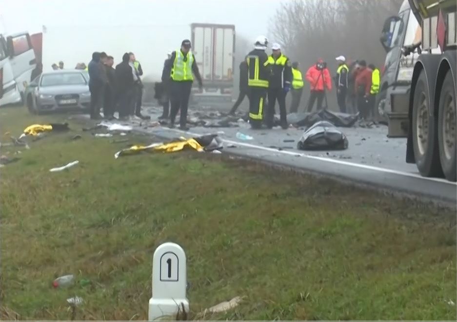 To ΕΡΤnews στο σημείο της τραγωδίας: «Σουρωτήρι» ο δρόμος που σκοτώθηκαν οι οπαδοί του ΠΑΟΚ στη Ρουμανία – Οι εκτιμήσεις πραγματογνώμονα για το δυστύχημα