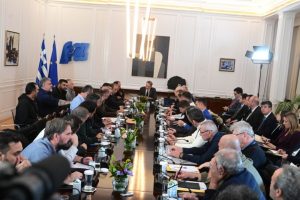 Ολοκληρώθηκε η συνάντηση με τους αγρότες στο Μέγαρο Μαξίμου