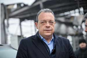 Επίσκεψη Φάμελλου στα Τρίκαλα: «Η κυβέρνηση θέλει να μπαζώσει την αλήθεια και να κρύψει τις ευθύνες της»