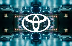 Η Toyota διατηρεί τον τίτλο της κορυφαίας αυτοκινητοβιομηχανίας στον κόσμο με ρεκόρ πωλήσεων το 2025