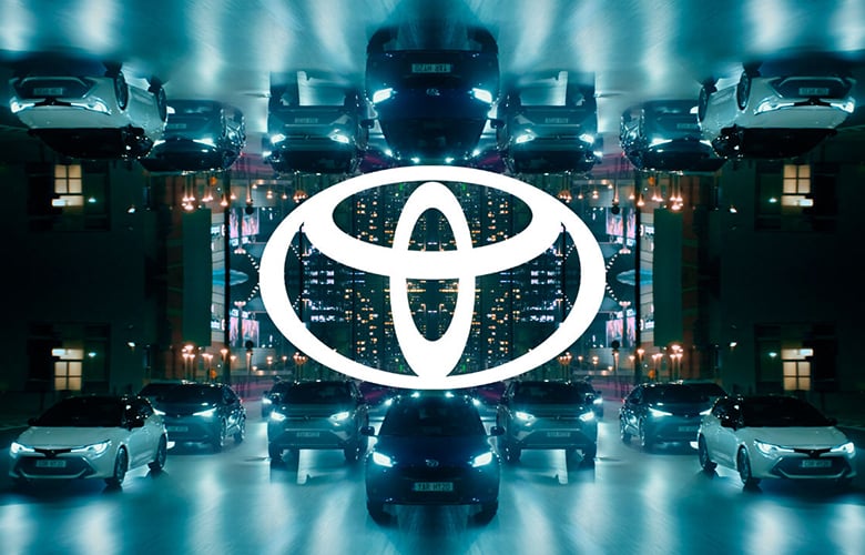 Η Toyota διατηρεί τον τίτλο της κορυφαίας αυτοκινητοβιομηχανίας στον κόσμο με ρεκόρ πωλήσεων το 2025