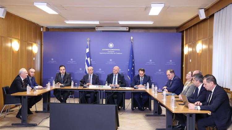 Δέσμη έξι μέτρων για τη στήριξη των αγροτών: Ψηφιακό «μπλόκο» στις ελληνοποιήσεις και πετρέλαιο στην αντλία