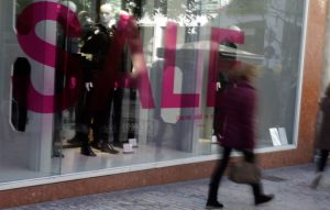 Ανοιχτά τα καταστήματα σήμερα, πρώτη Κυριακή της χειμερινής εκπτωτικής περιόδου