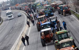 Ξεκίνησε η ταλαιπωρία για όσους επιστρέφουν προς Αθήνα