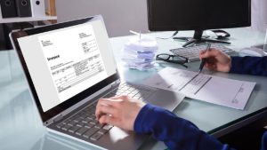 Επιχειρήσεις: Υποχρεωτικά ηλεκτρονικά τα τιμολόγια από τις 2 Φεβρουαρίου – Πώς και από πού θα εκδίδονται