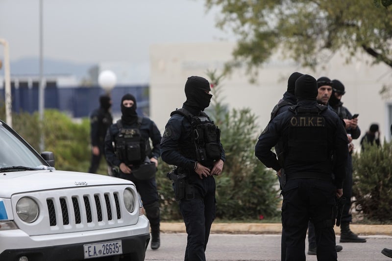 Δέκα συλλήψεις σε ειδική αστυνομική επιχείρηση στον Ασπρόπυργο