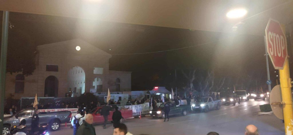 Μηχανοκίνητη πορεία και συγκέντρωση διαμαρτυρίας στην Πλατεία Δημοτικής Αγοράς πραγματοποίησαν αγροτοκτηνοτρόφοι