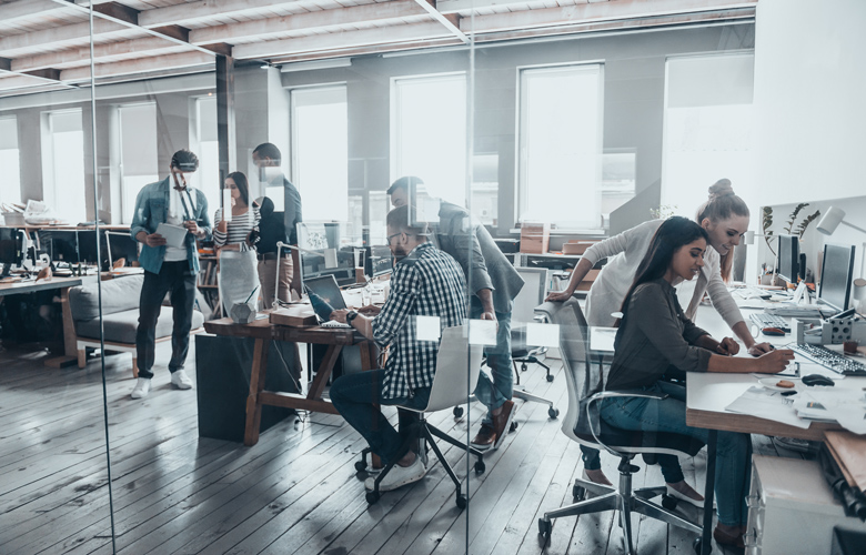 Αυξήσεις θα δουν από σήμερα οι εργαζόμενοι στον ιδιωτικό τομέα από τις φοροελαφρύνσεις – Ειδικές πρόνοιες για νέους και οικογένειες